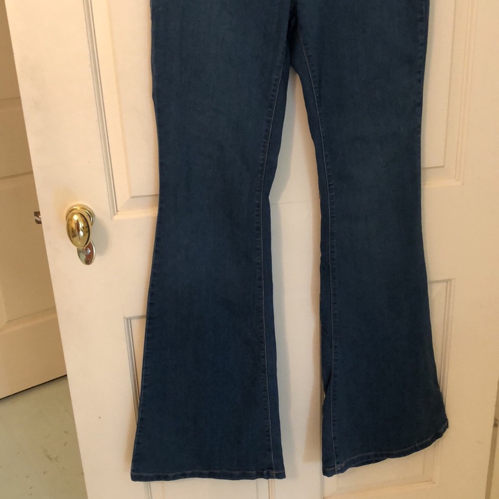 Fashion Nova Flare Jeans - Picture 4 of 6